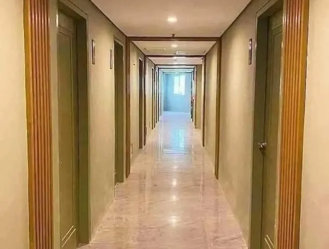 Cityscape Grand Tower 3*